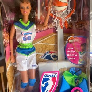 1997 Barbie Teresa WNBA Basketball Doll NRFB New In Box Hoop Mattel Vintage 90s